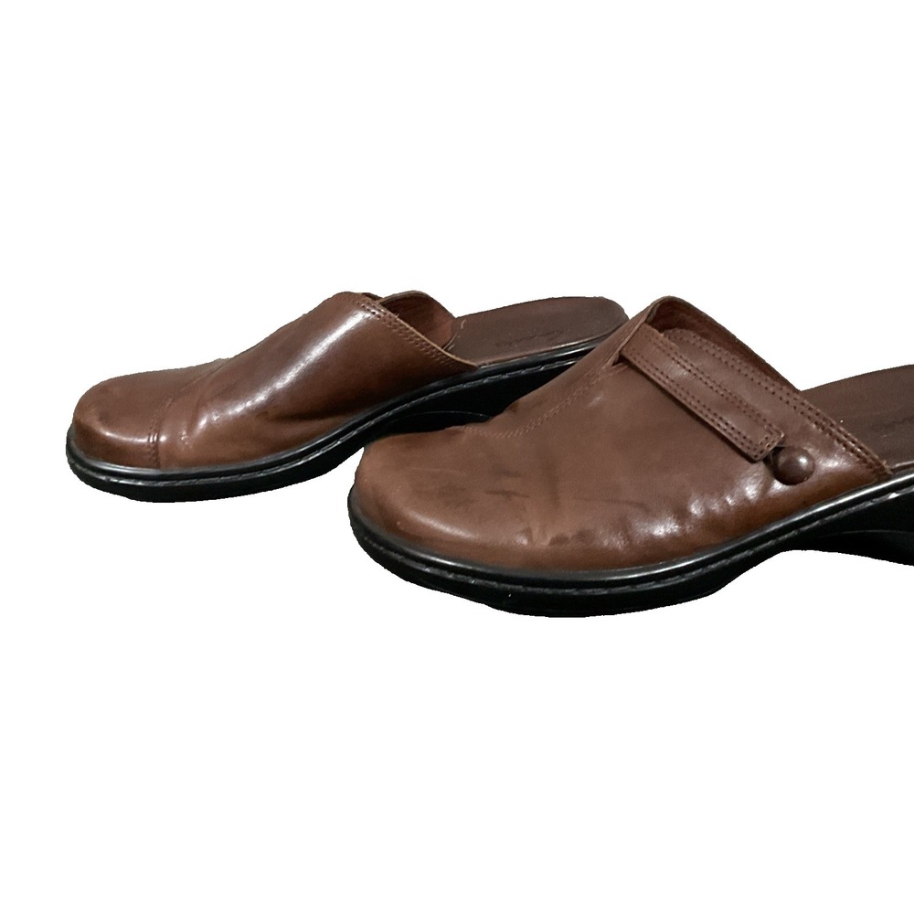 CLARKS Brown Leather Slip On Closed Toe MULES Career Office Sandals SZ 7.5M